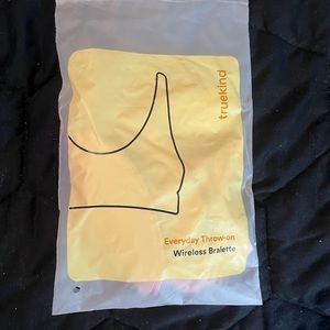 NWT shapermint truekind wireless bralette L